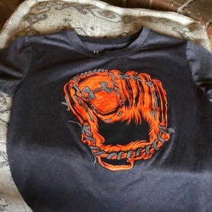 UA boys activewear shirt size 5